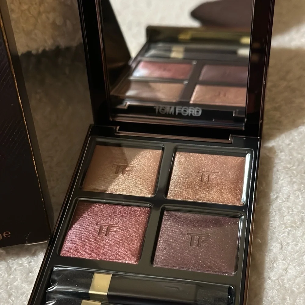 NEW TOM FORD Eye Color Quad Eyeshadow Palette for Long-Wearing & Buildable Color